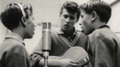 ♪ The sun in my life ♪ - The Bee Gees: How Can You Mend a Broken Heart