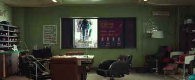 The suspect's getting away! - Extreme Job