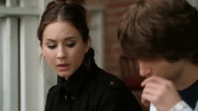 The sweater with alison's blood... - Pretty Little Liars
