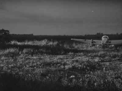 - The swine.
- That's the pick-up plane. - Sherlock Holmes and the Voice of Terror