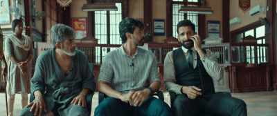 The terrorists inside the bank… - Thunivu