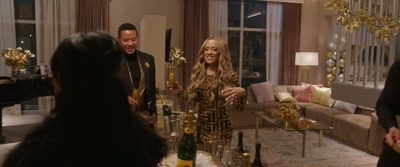 The theme for the evening
is gold, obviously. - The Best Man: The Final Chapters