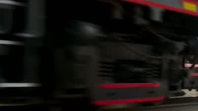 The train is coming quick, Akira! - Beast Games