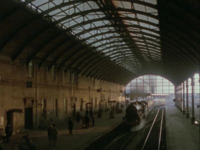 The train that is submitting
in the platform 1, - Agatha Christie's Poirot