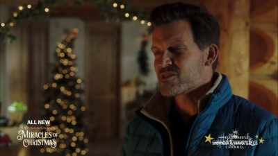 The tree lighting that
means so much to Liam, - Meet Me at Christmas