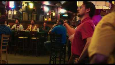 -The TV's out!
-(customers clamoring) - Support the Girls