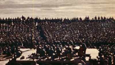 THE USO REACHES ITS FINAL STAGE, - The Pacific War in Color