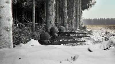 The vastly outnumbered American soldiers - World War II: Secrets from Above