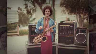 The very good kids, - Listening to Kenny G