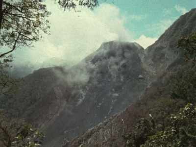 The very instant
a volcano wakes up, - Fire of Love