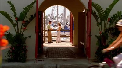 The vic was shot
in the open water. - CSI: Miami