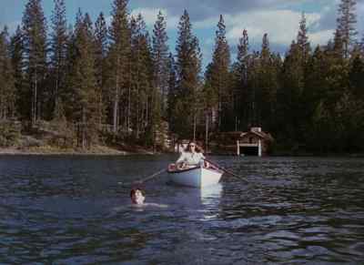 The wa - water's cold.
Colder than I thought. - Leave Her to Heaven