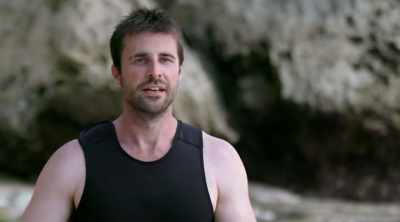 The water is choppy,
there's big waves. - Kings of Pain