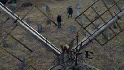 The weather vane. Look. - Manifest