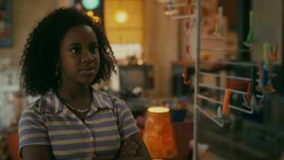 The weirdo hair, - Paper Girls
