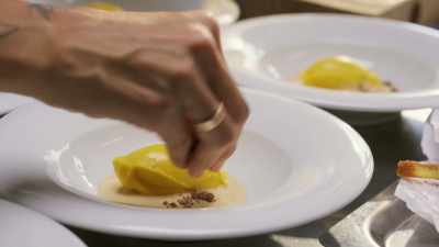 The white chocolate,
the lingonberry powder, - Restaurants at the End of the World