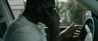 - The white one?
- Th-There-there... Hello? - Don't Let Go