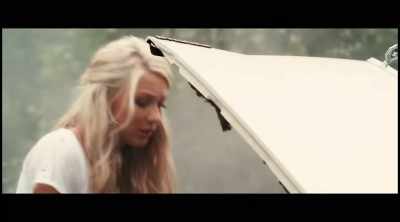 The whole "darling daddy's
girl" act doesn't work forever. - Country Crush