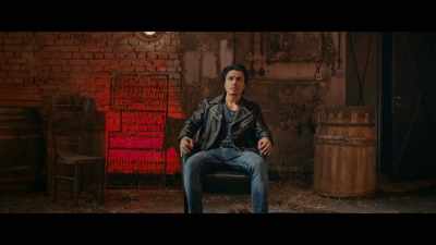 The whole world falls in love,
gets married, - Teefa in Trouble