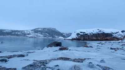 The wind's starting up, - Alone: Frozen