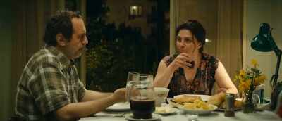 -The wine is quite good, isn't it?
-Very good wine. - My Happy Family