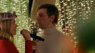 The world in solemn
stillness lay, - Much Ado About Christmas