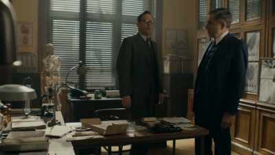 The world says: the old boy jumped. - Maigret in Montmartre