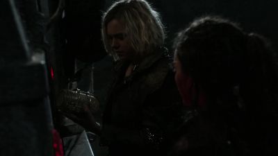 THE WORMS. - The 100
