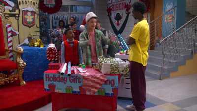 The wrap artist is back,
and I can wrap anything. - That Girl Lay Lay