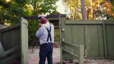 The yellowy-white one
back through that window? - David Crosby: Remember My Name