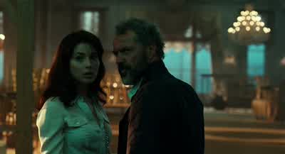 The young one works for CIA. - A Good Day to Die Hard