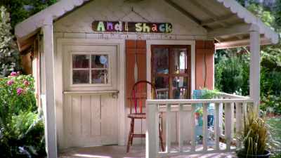 (theme music playing) - Andi Mack