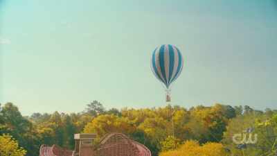 [theme music] - A Waltons Thanksgiving