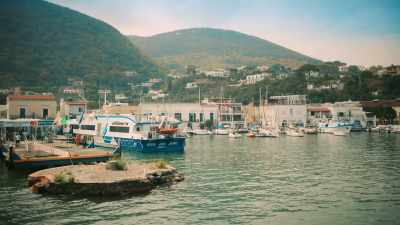 Then, all you've
got to do is hop in, - Stanley Tucci: Searching for Italy