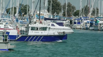 Then they got the barrel back
onto the boat - Killers: Caught on Camera