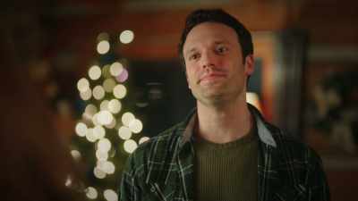 Then, I wanted to
go back to the house, - Unwrapping Christmas: Olivia's Reunion