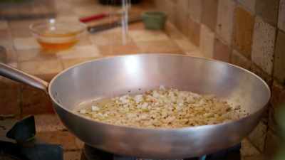 Then I'm gonna put salt, - Gino's Italian Family Adventure