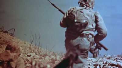 Then, Marines start to climb up. - The Pacific War in Color