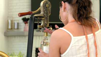 Then pick that lever all the way down. - Selena + Chef