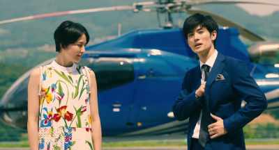 Then you risk your life
to save her from harm. - The Confidence Man JP - The Movie -
