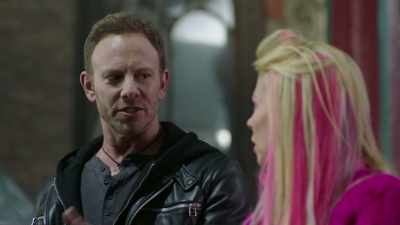 Then, set hainadon shell edge. You more easily get inside. - Sharknado 5: Global Swarming