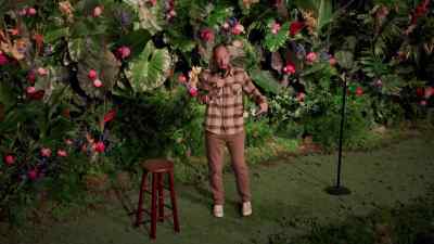 Then some clerk, he sees you, - Ari Shaffir: America's Sweetheart