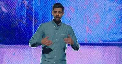 Then he steps into the light, - Hasan Minhaj: Homecoming King