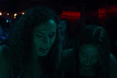 Then you take your shot,
but you can't use your hands. - Nadia, Butterfly