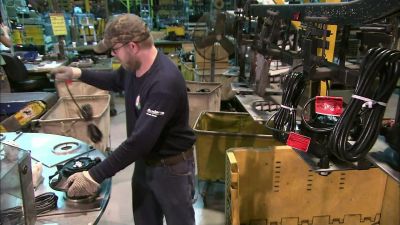 THEN THEY PLUG IT
INTO A SECOND TEST STATION, - How It's Made
