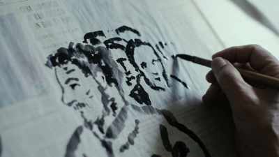 Then they took us
to the courtyard. - A Revolution on Canvas