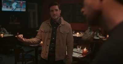 Then he turns around
and does the exact same thing - The Republic of Sarah