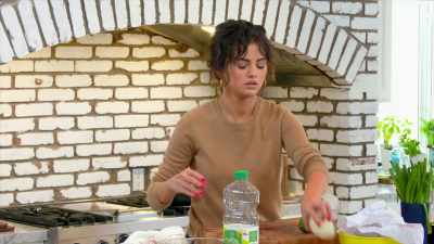 - Then we're gonna take the other half - Selena + Chef