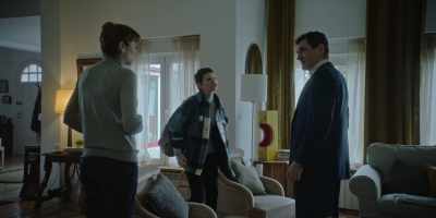 - Then why is Raúl saying all this?
- I don't know who he is. - Staring at Strangers