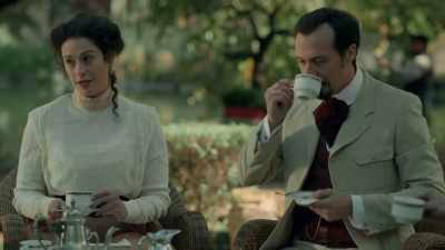 Therapist: Uh, Beatriz,
I'm afraid this sounds like - Grand Hotel